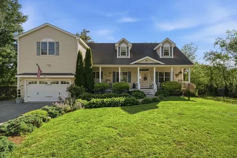 33 Park Ter, Dracut, MA 01826