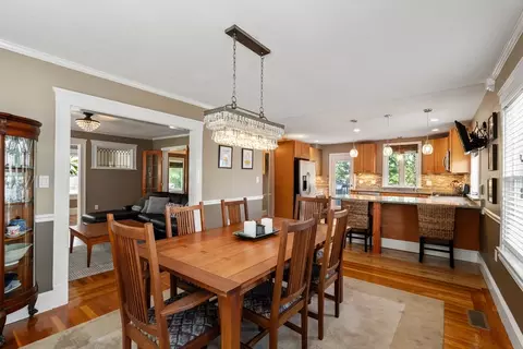 48 Beacon Park, Watertown, MA 02472