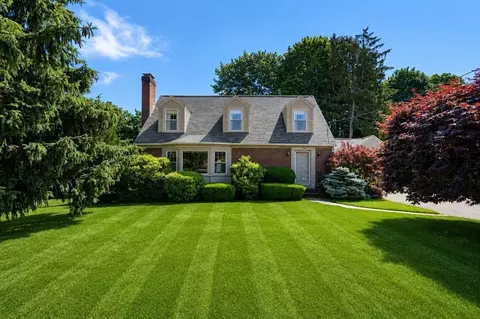 278 Common St, Walpole, MA 02081