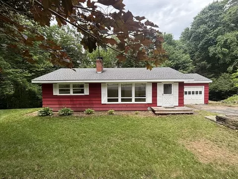 71 Cedar Ter, Russell, MA 01071