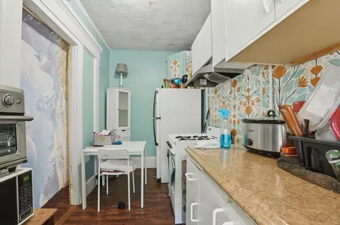 556 High St, Fall River, MA 02720 photo 25
