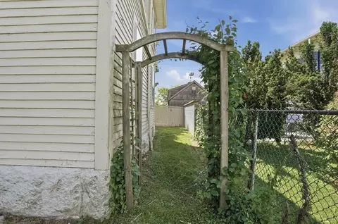 556 High St, Fall River, MA 02720 photo 35