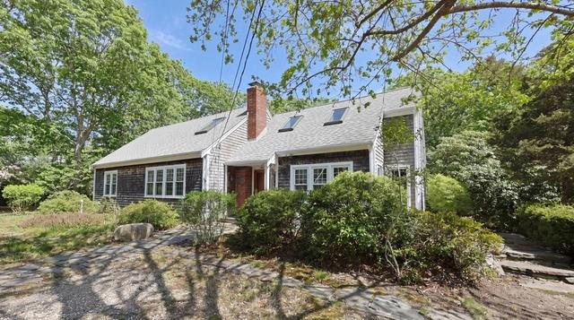 90 Comanche Dr, Falmouth, MA 02540