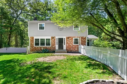 212 Common Ln, Beverly, MA 01915