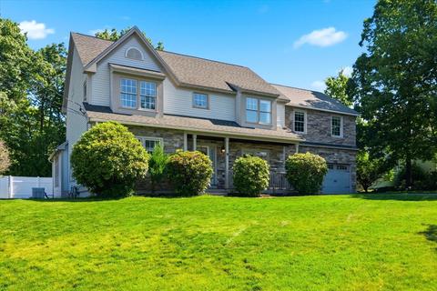 9 Tennyson Dr, Manchester, NH 03104