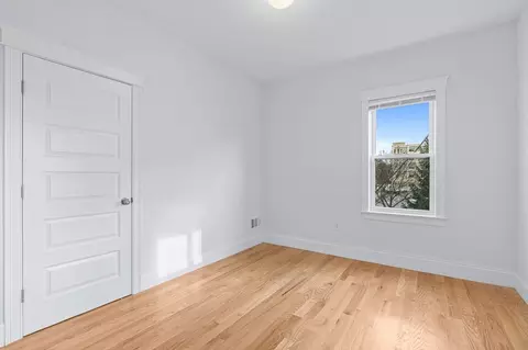8 Roach St, Boston, MA 02125 photo 5