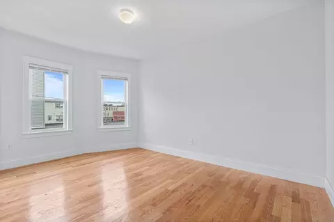 8 Roach St, Boston, MA 02125 photo 10