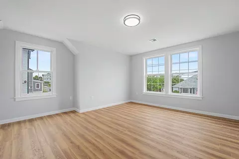298 King St, Fall River, MA 02724 photo 13