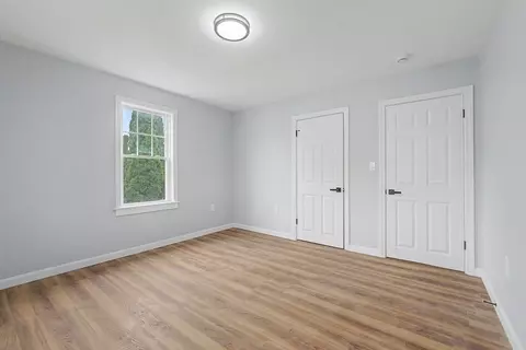 298 King St, Fall River, MA 02724 photo 5