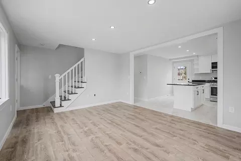 298 King St, Fall River, MA 02724 photo 18