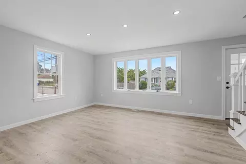 298 King St, Fall River, MA 02724 photo 19