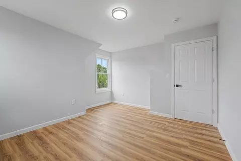 298 King St, Fall River, MA 02724 photo 9