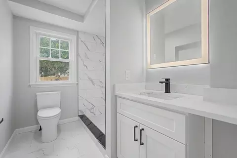 298 King St, Fall River, MA 02724 photo 7