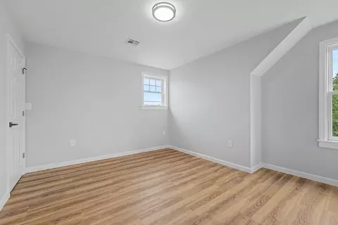 298 King St, Fall River, MA 02724 photo 8