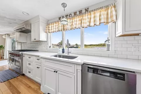76 Surfside Rd, Scituate, MA 02066 photo 3