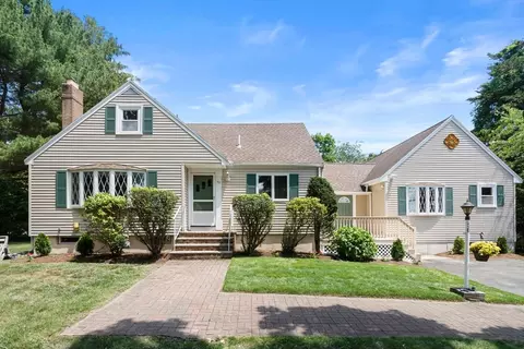 50 Mountain St, Sharon, MA 02067