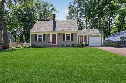 35 Cottage Ln, Weymouth, MA 02188