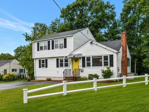 343 Lexington St, Woburn, MA 01801