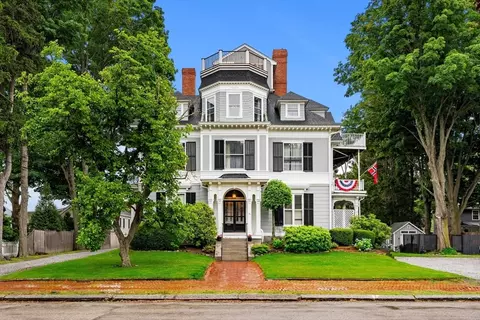 39 Broad St #5, Newburyport, MA 01950