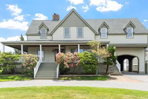 Exterior - 45 Willow Rd, Nahant, MA 01908 photo 2 of 8