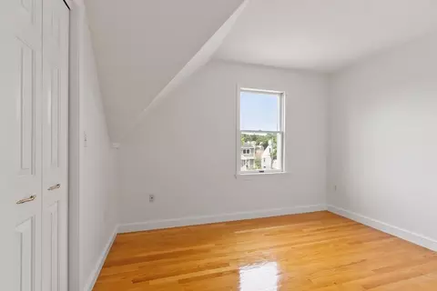 Bedroom - 45 Willow Rd, Nahant, MA 01908 photo 4 of 8