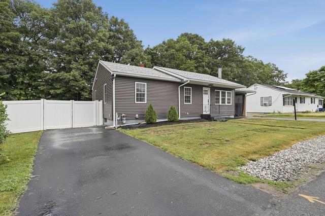 8 Causeway Ter, Leominster, MA 01453