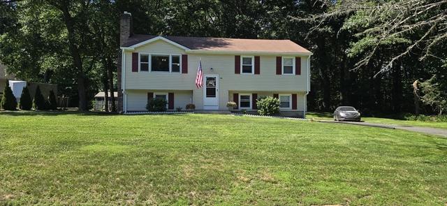 135 Red Fox Dr, Feeding Hills, MA 01030