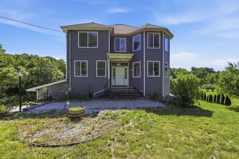 17 Russellville Rd, Westfield, MA 01085