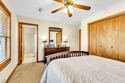 Bedroom - 21 Arrowsic St, Worcester, MA 01604 photo 5 of 5