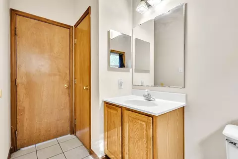 Bath - 21 Arrowsic St, Worcester, MA 01604 photo 1 of 3