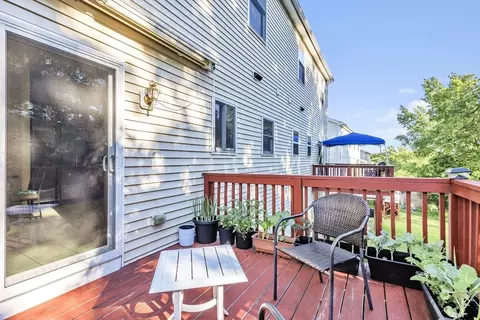 Exterior - 21 Arrowsic St, Worcester, MA 01604 photo 4 of 5