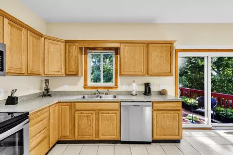 Kitchen - 21 Arrowsic St, Worcester, MA 01604 photo 4 of 4