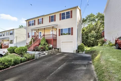 Exterior - 21 Arrowsic St, Worcester, MA 01604 photo 2 of 5