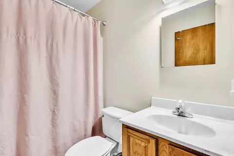 Bath - 21 Arrowsic St, Worcester, MA 01604 photo 2 of 3