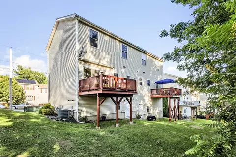 Exterior - 21 Arrowsic St, Worcester, MA 01604 photo 5 of 5