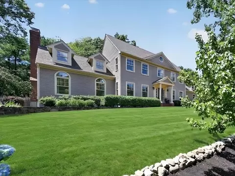 70 Holly Berry Ln, Hanover, MA 02339