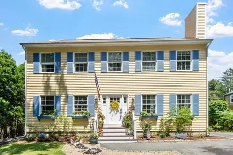 1 Spring Ln, Rockport, MA 01966