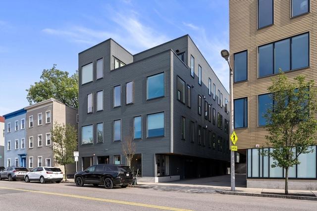 537 E 1st St #6, Boston, MA 02127