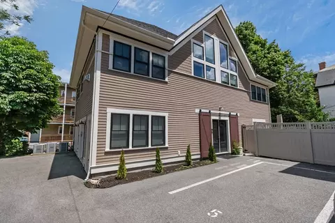 47 Harvest St # -R, Boston, MA 02125