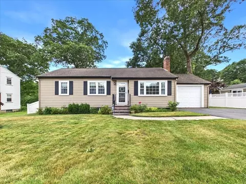 4 Anna Dr, Canton, MA 02021