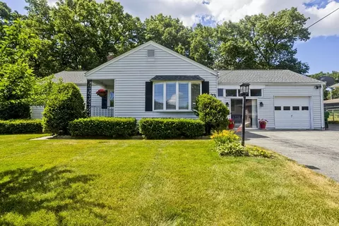 23 Mountainview St, Chicopee, MA 01020