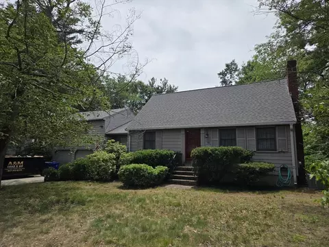 76 Gardner St, Rockland, MA 02370