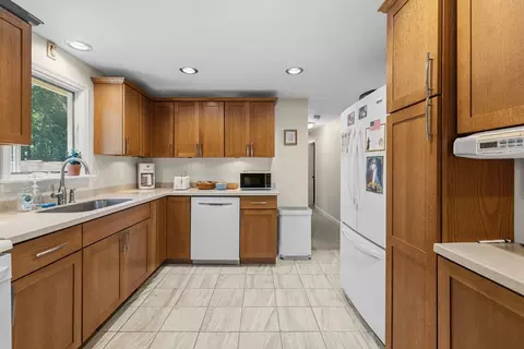 35 May Ave, Raynham, MA 02767 photo 11