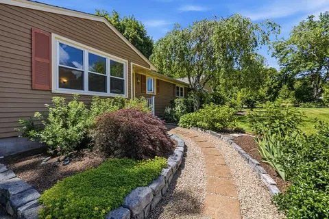 35 May Ave, Raynham, MA 02767 photo 3