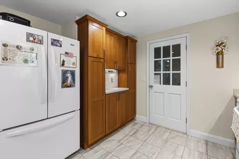 35 May Ave, Raynham, MA 02767 photo 10