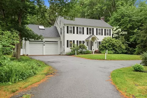 44 Old Meeting House Ln, Norwell, MA 02061