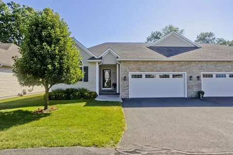 156 Stonybrook Way #156, South Hadley, MA 01075