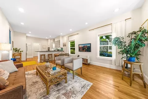 36 Oak St #1, Somerville, MA 02143