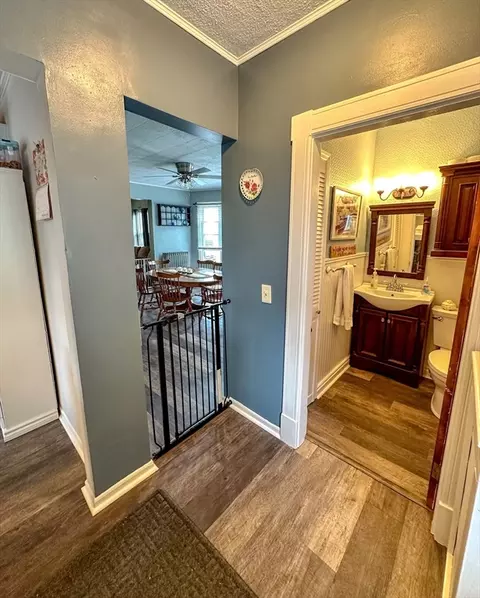 573 White St, Springfield, MA 01108 photo 10
