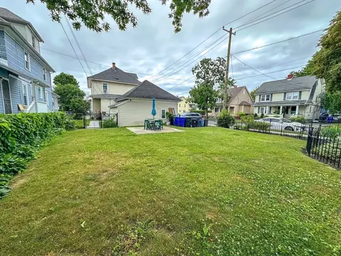 573 White St, Springfield, MA 01108 photo 6